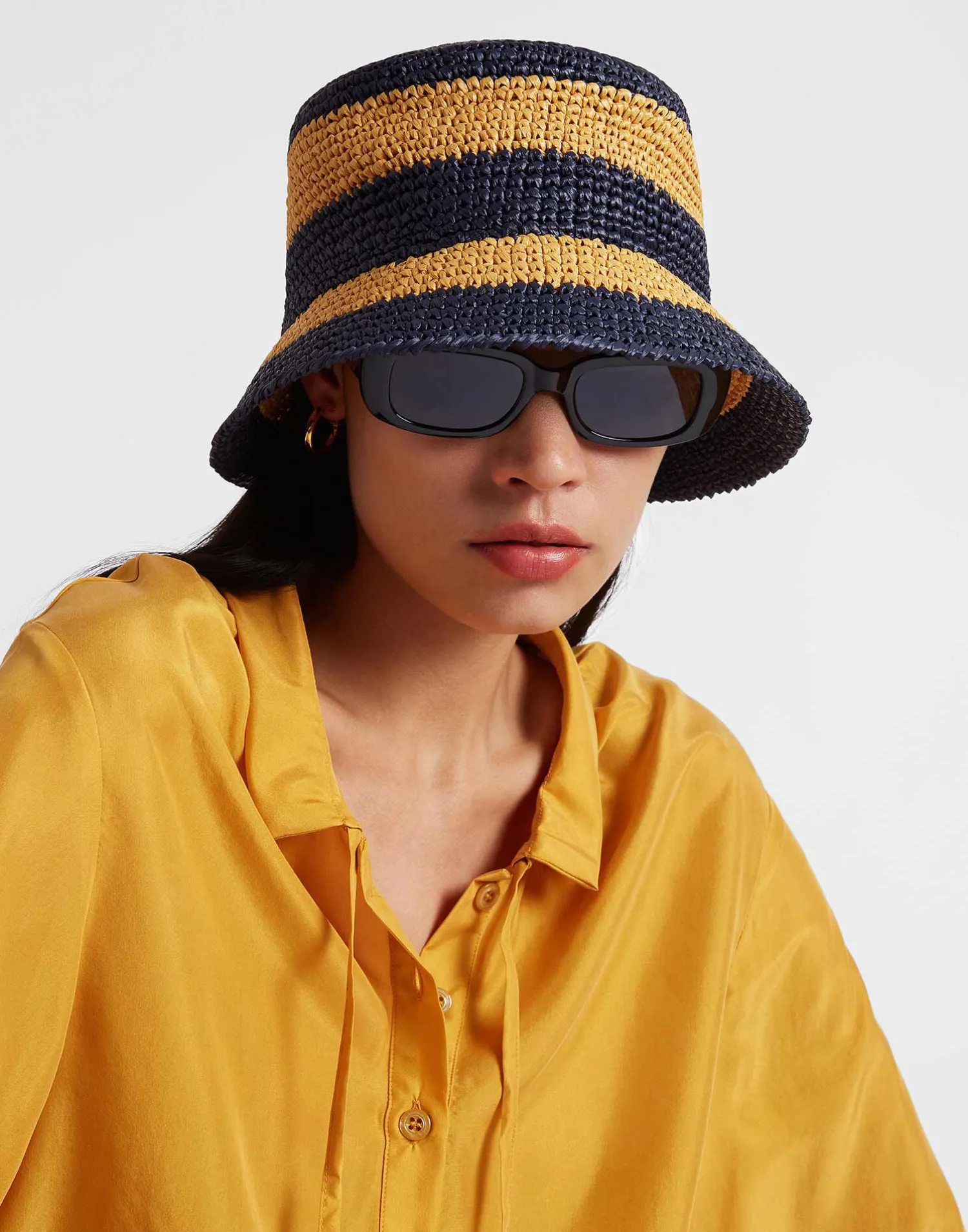 La DoubleJ Cappelli|Accessories<Bucket HatColor Block Navy in Raffia Crochet