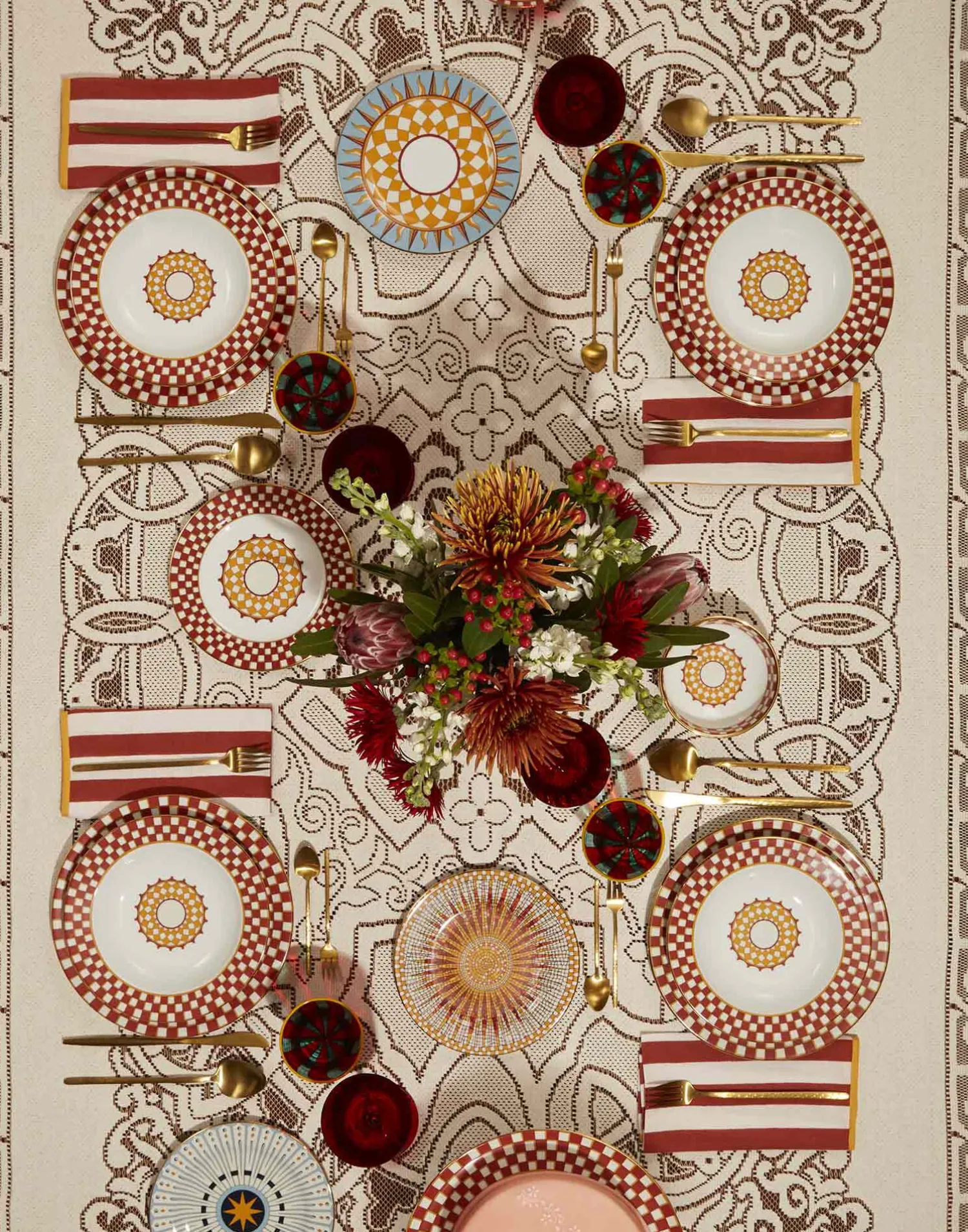 La DoubleJ Tessili|Tovaglie<Lacey Large TableclothSolid White Smoke in Embroidered Cotton