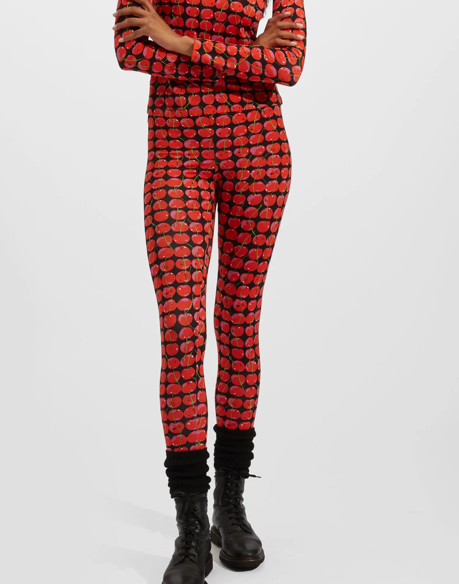 La DoubleJ Loungewear<LeggingsBlack Cherries in New Skinny Jersey
