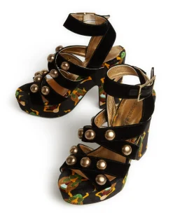 La DoubleJ Scarpe|Accessories<Medal WedgeScarab Black in Faille With Studs
