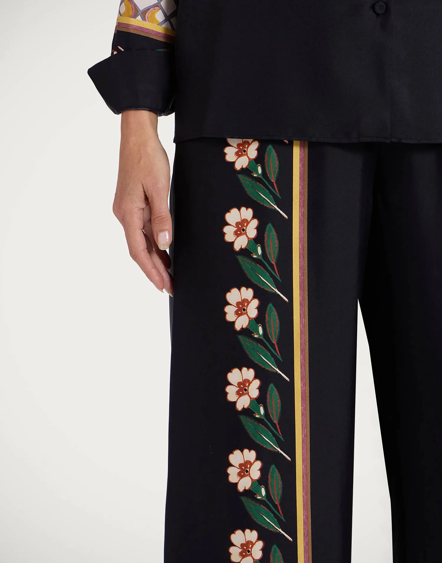 La DoubleJ Pantaloni E Shorts<Palazzo PantsDazed Placée Black in Silk Twill