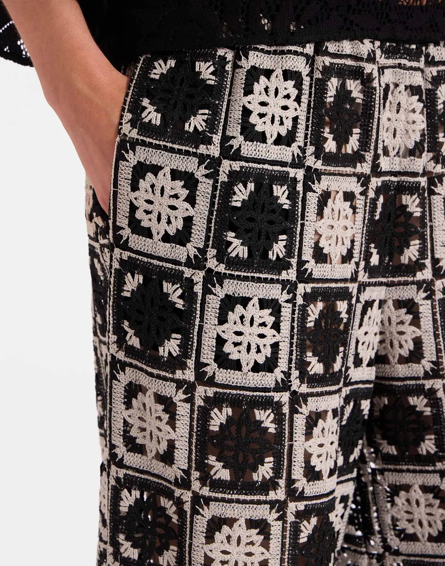 La DoubleJ Pantaloni E Shorts<Palazzo PantsMini Tiles Black in Macramé