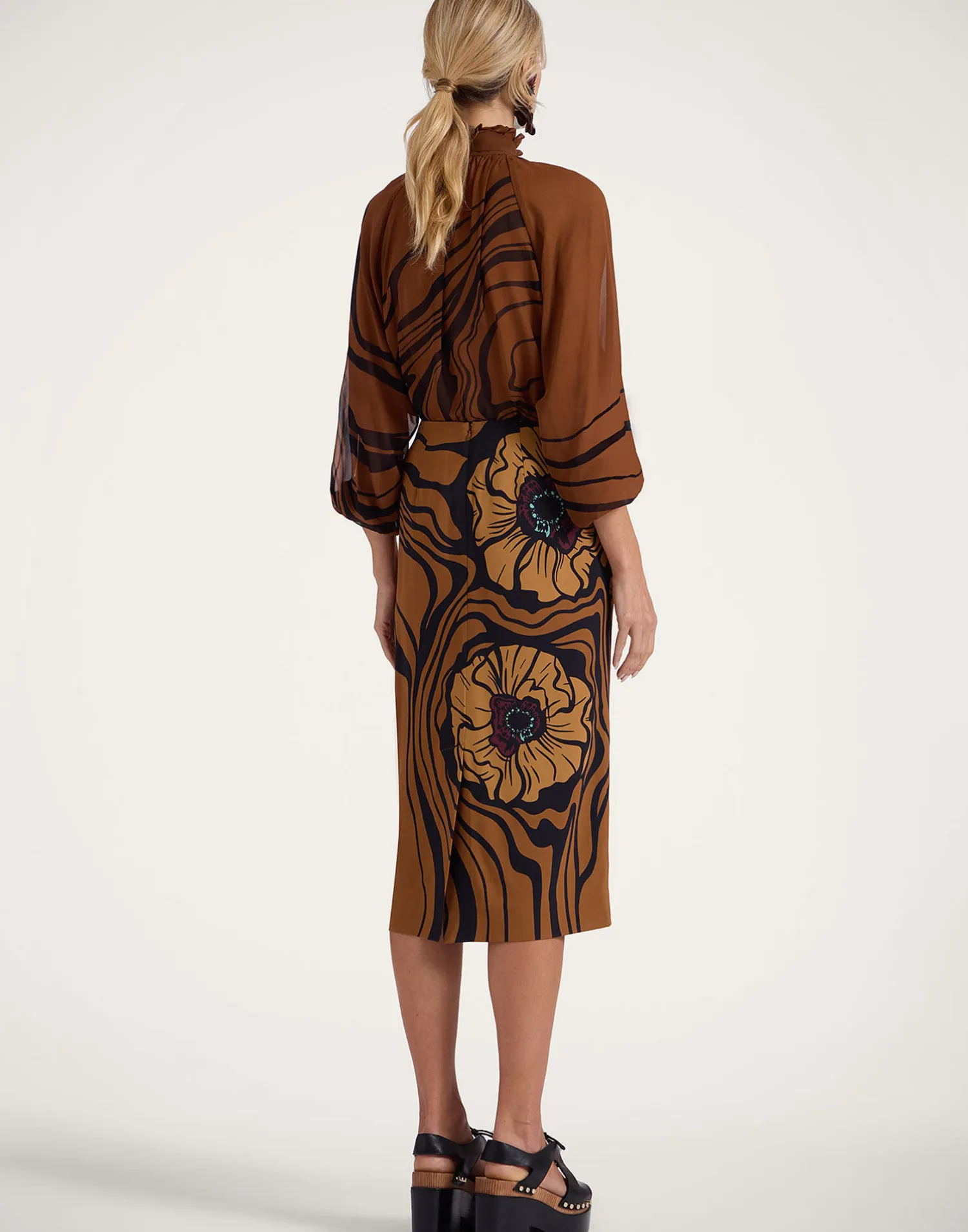 La DoubleJ Gonne<Pencil SkirtBig Blooms Placée Brown in Envers Satin