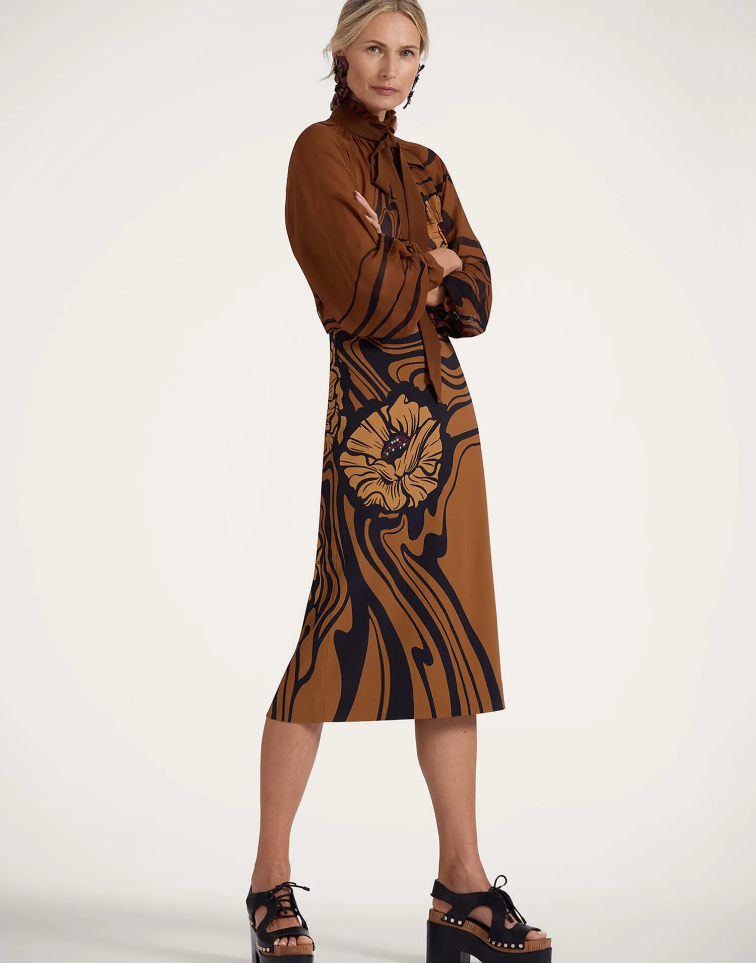 La DoubleJ Gonne<Pencil SkirtBig Blooms Placée Brown in Envers Satin