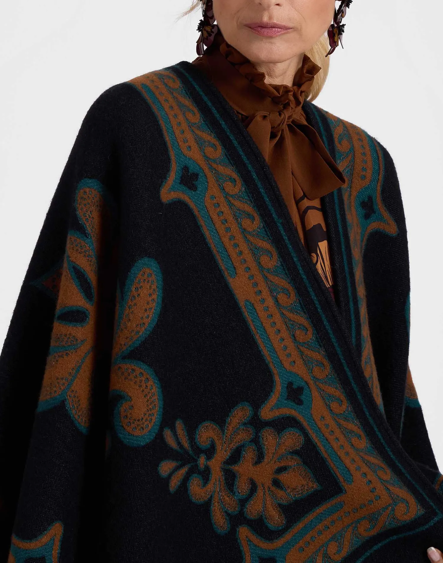 La DoubleJ Capispalla<PonchoHerald Black in Wool Silk