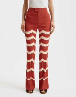 La DoubleJ Pantaloni E Shorts<Saturday Night PantsFans Placée Red in Envers Satin