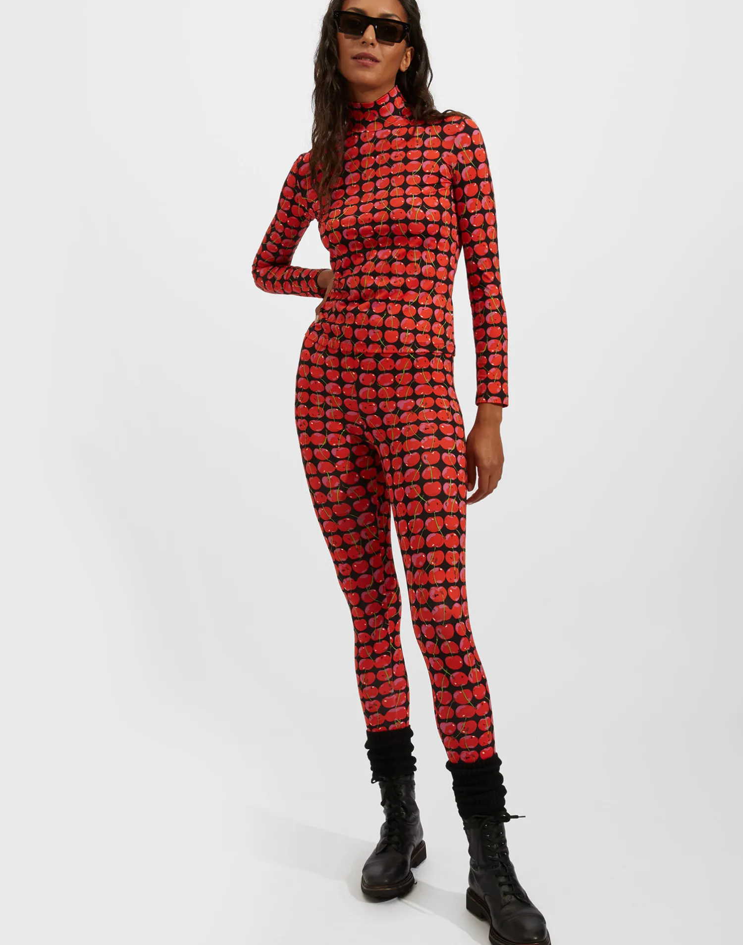 La DoubleJ Loungewear<TurtleneckBlack Cherries in New Skinny Jersey