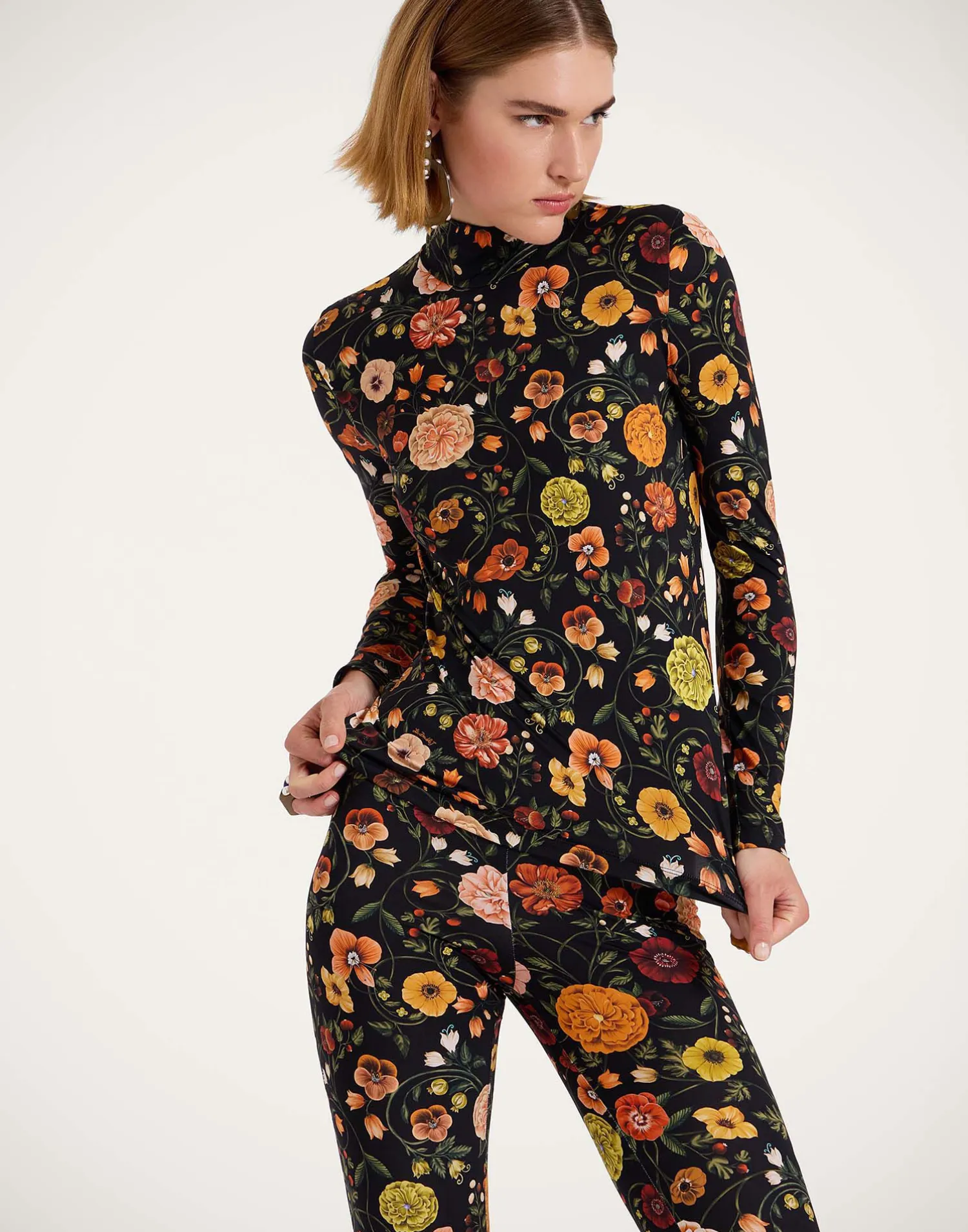 La DoubleJ Loungewear<TurtleneckBotticelli Black in Skinny Jersey