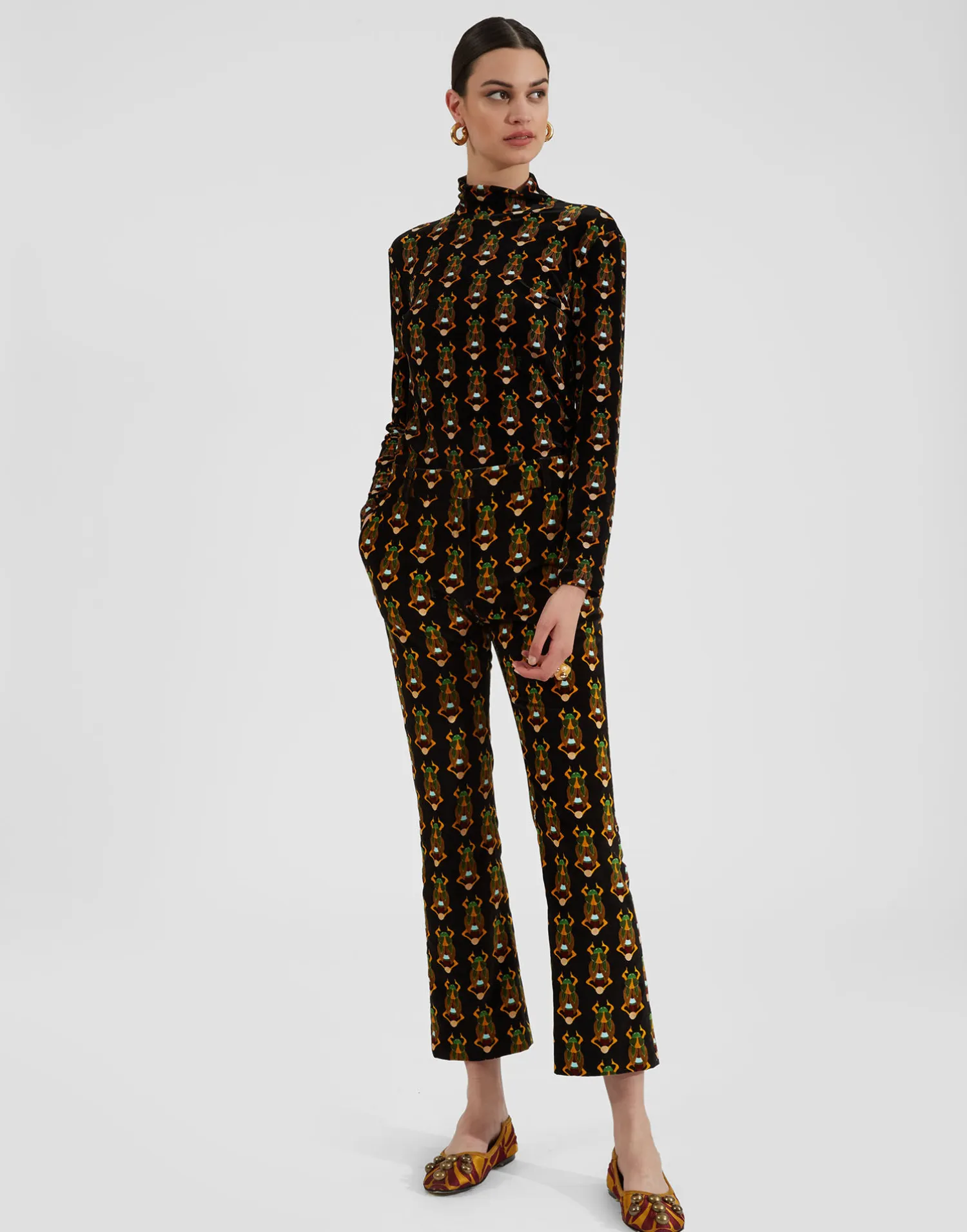 La DoubleJ Loungewear|Camicie E Top<TurtleneckScarab Black in Stretch Velvet