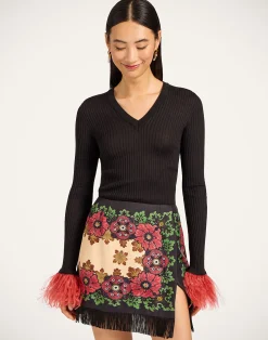 La DoubleJ Maglieria<V-Neck High Kick TopSolid Black in Ribbed Silk Cashmere With Feathers