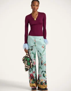 La DoubleJ Maglieria<V-Neck High Kick TopSolid Burgandy in Ribbed Silk Cashmere With Feathers