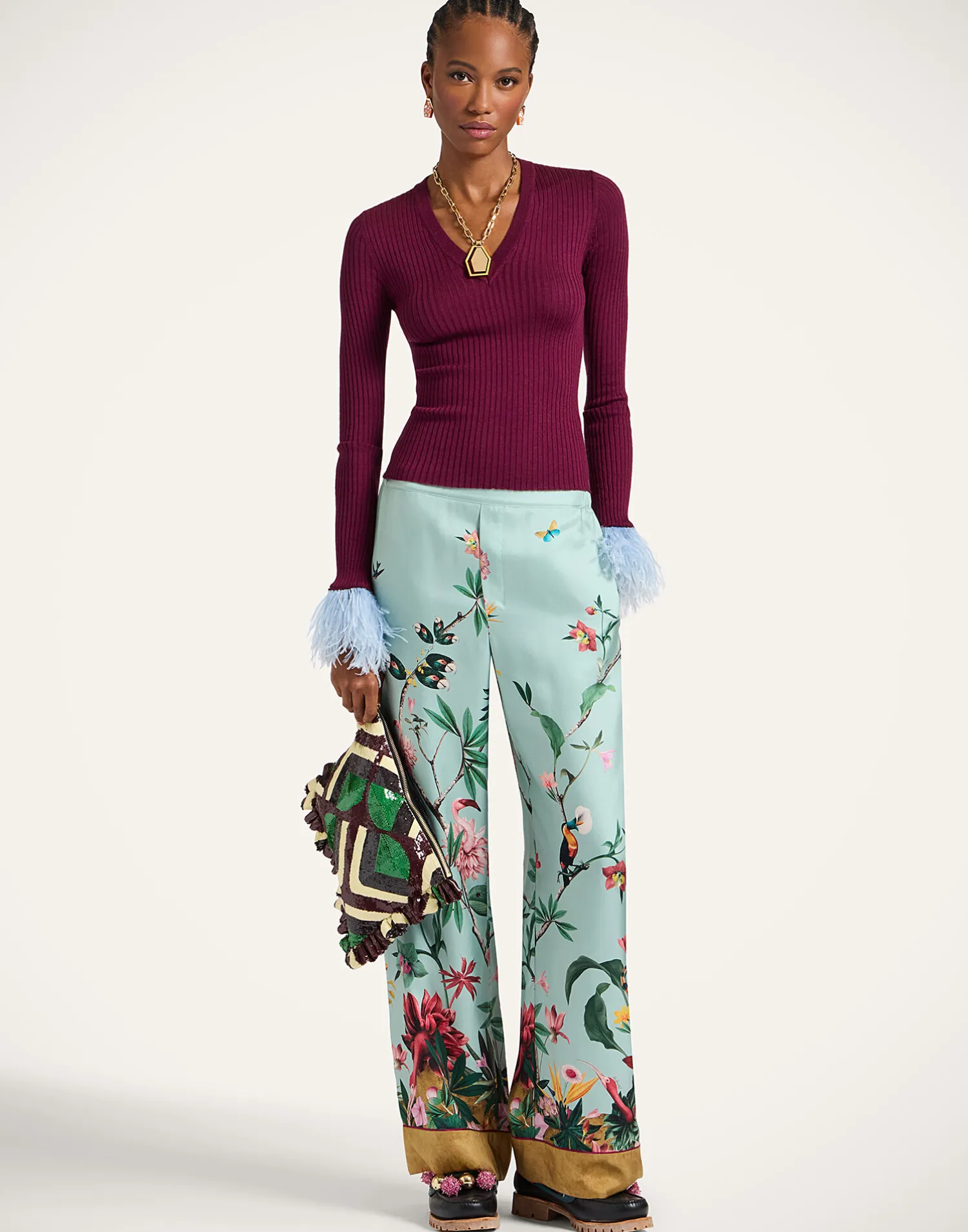 La DoubleJ Maglieria<V-Neck High Kick TopSolid Burgandy in Ribbed Silk Cashmere With Feathers